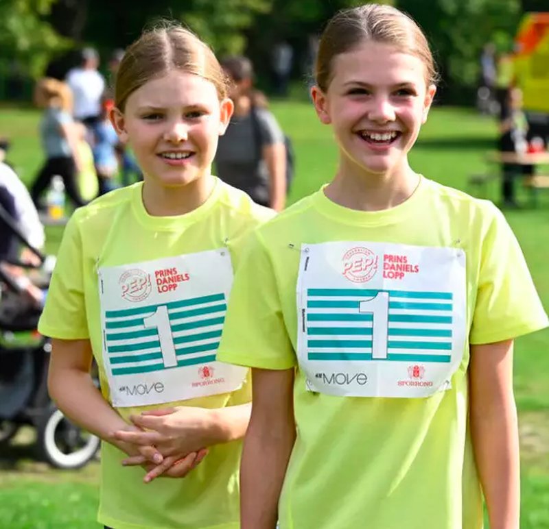 Prinsessan Estelle med Mats Sundins dotter Prinsessan Estelle med Mats Sundins dotter